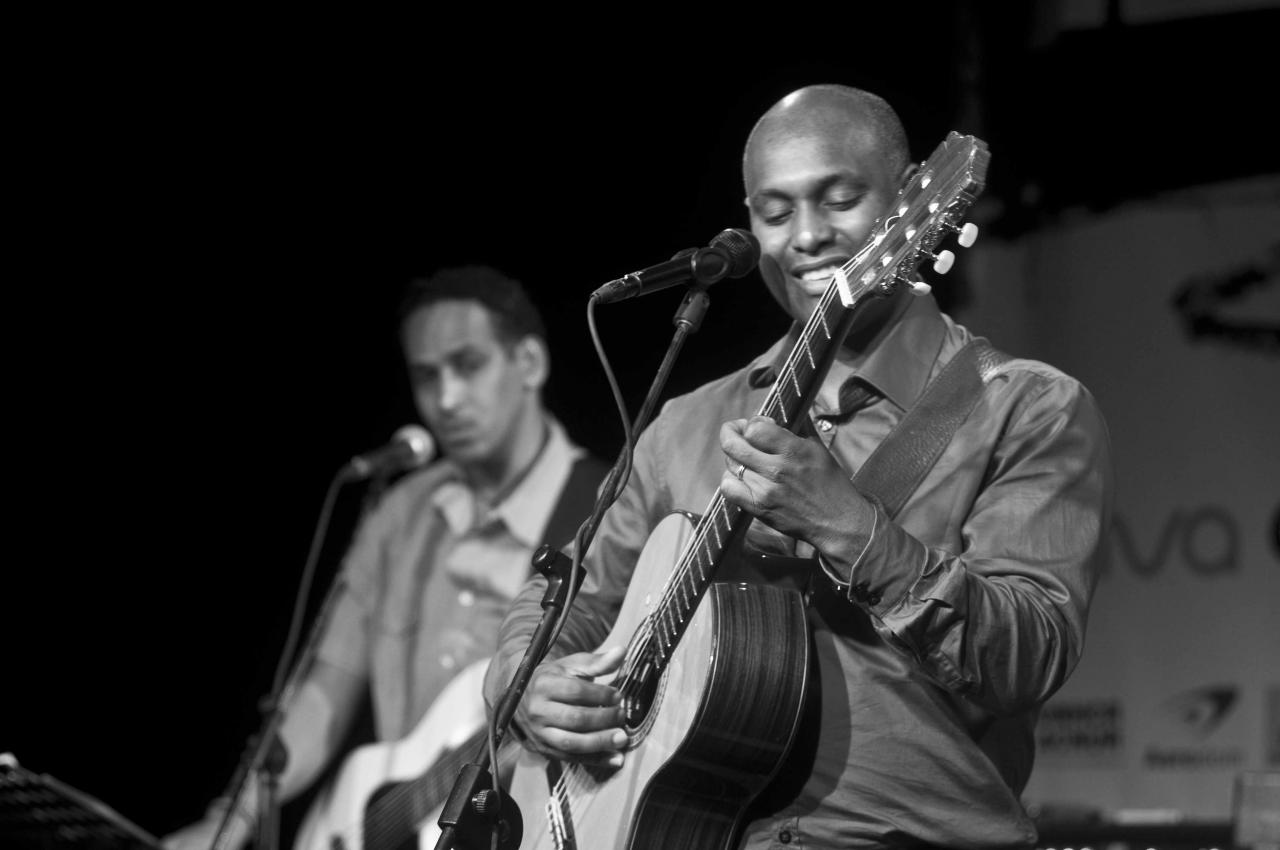 fred-casa-de-teatro-guitare.jpg