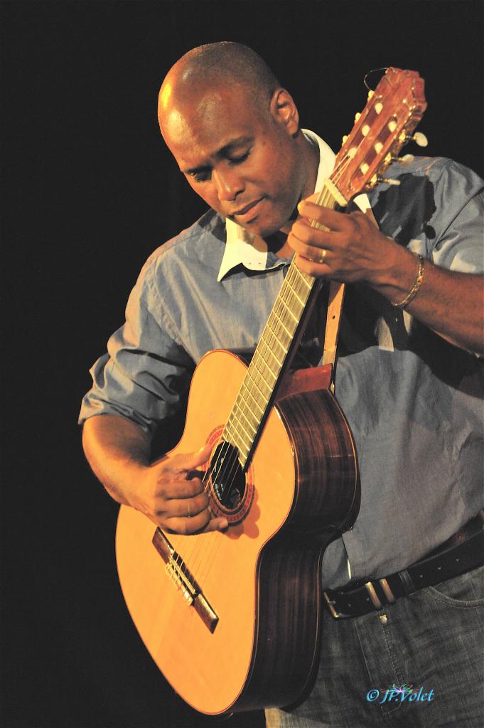 photo-fred-guitare-lamentin.jpg